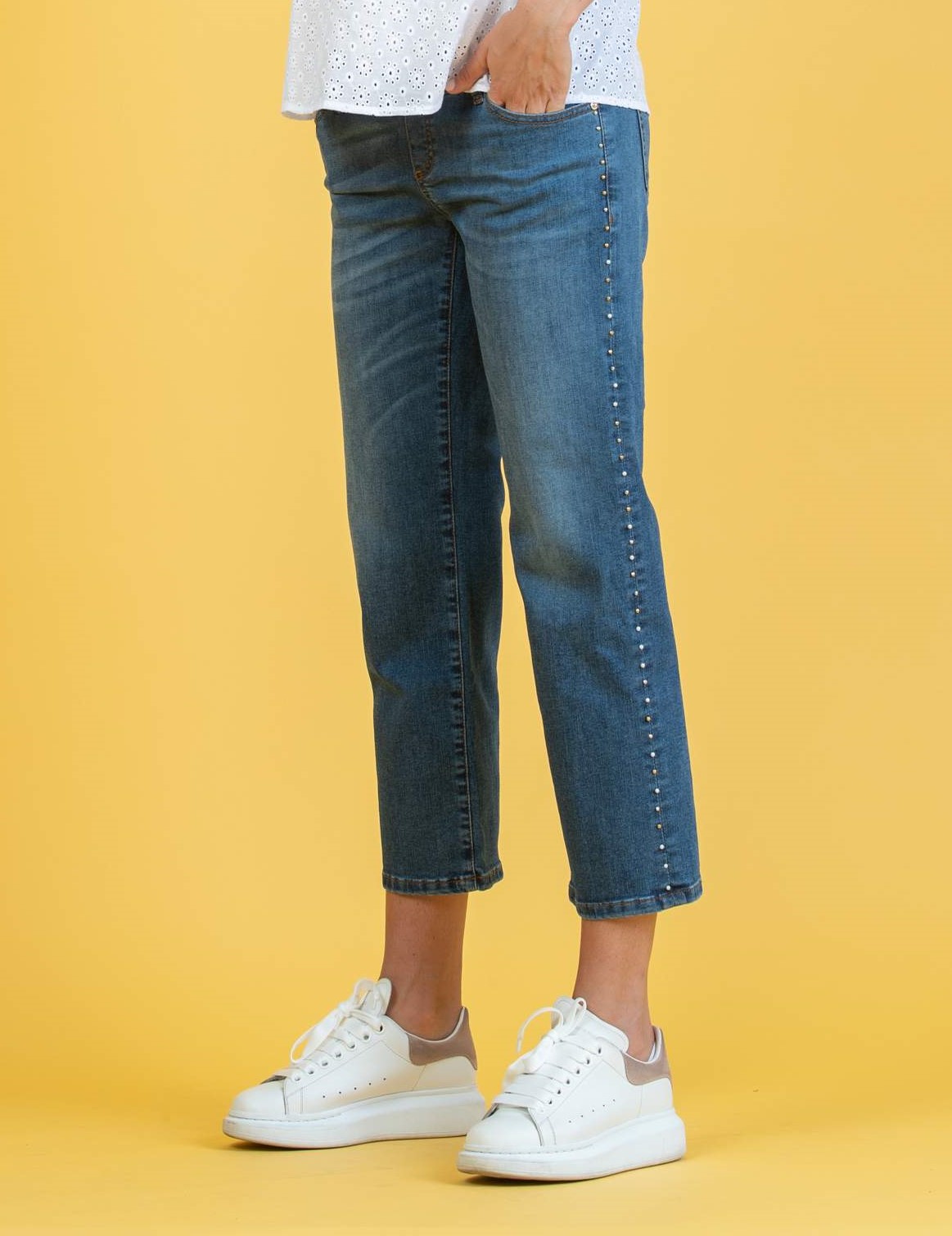 Saldi \u0026 Offerte - Jeans Premaman Straight Cropped con Borchie e Perline |  Attesa Maternity