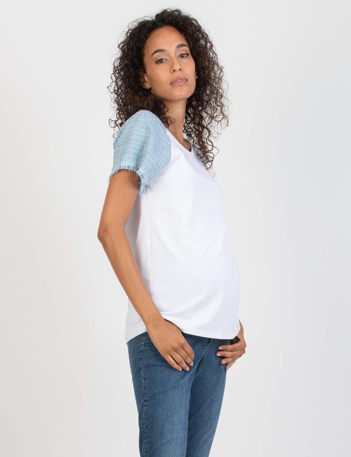 Camicia elegante scollo a V incrociato con volant Belucca, bianca, -29%